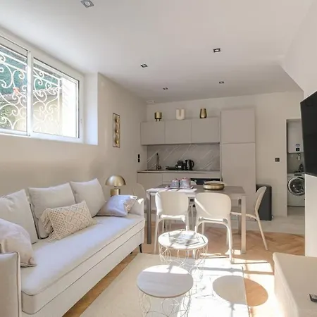 Joli T2, Bien Equipe, Saint-didier Apartment *